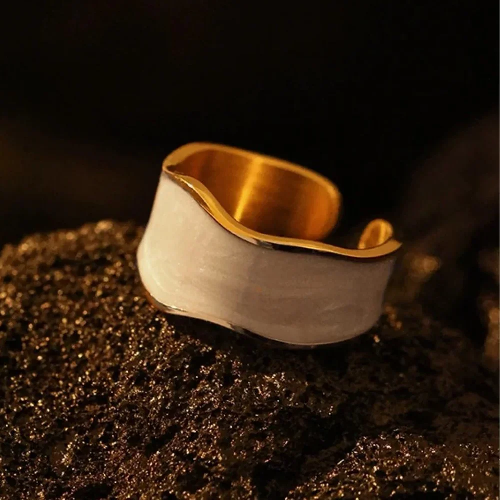 New 18K Gold Plated White Enamel Resizable Ring - Picture 1 of 9